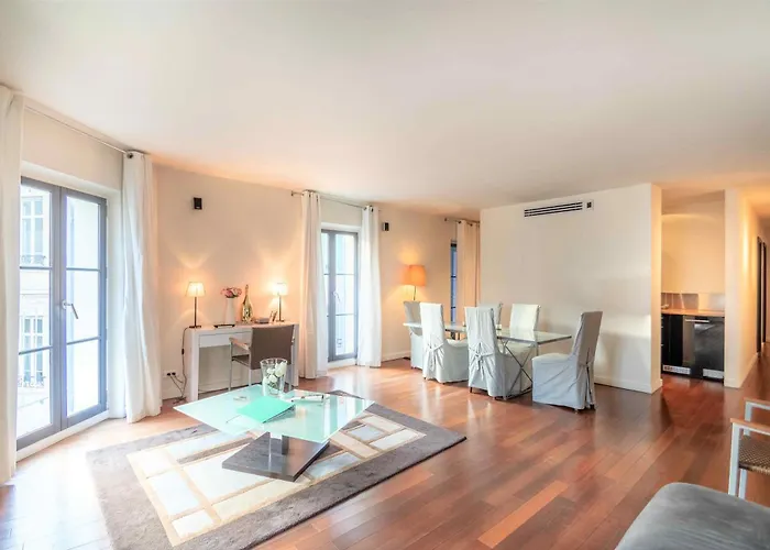 Gray D'albion 2 Bdr Apartment Cannes